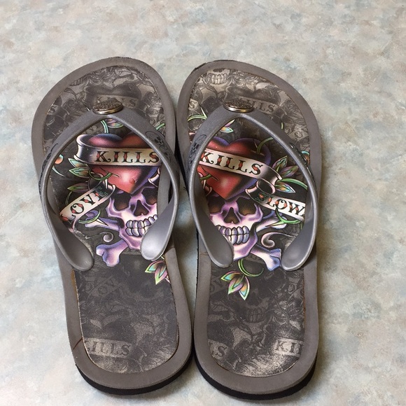 Ed Hardy flip flops ( sz 5/6) - Picture 2 of 13